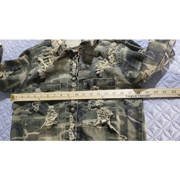Fashion Nova Camo Jacket Distressed Ripped Military Button Down Green Size XSS - Picture 6 of 14